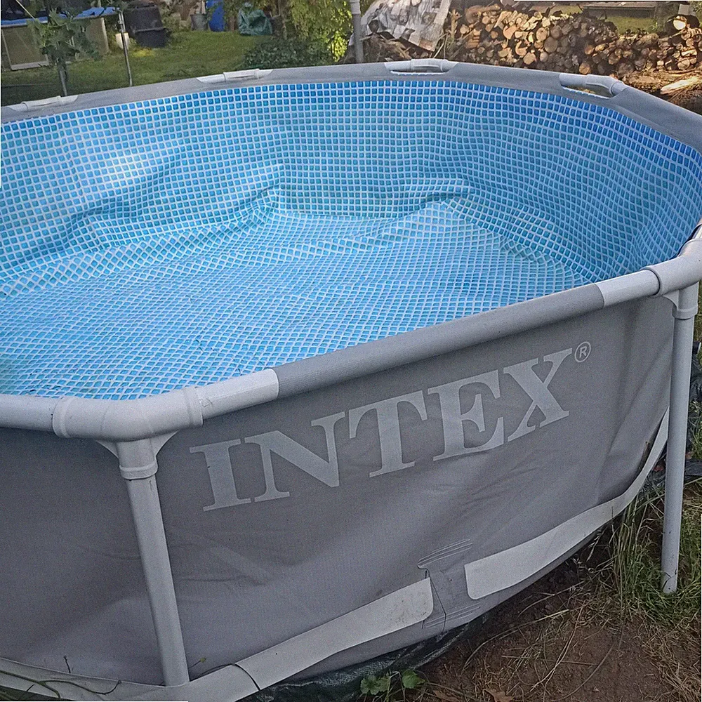 Intex Prism Rondo Frame Pool + Sandfilterpumpe gebraucht+ Zubehör zur Reinigung