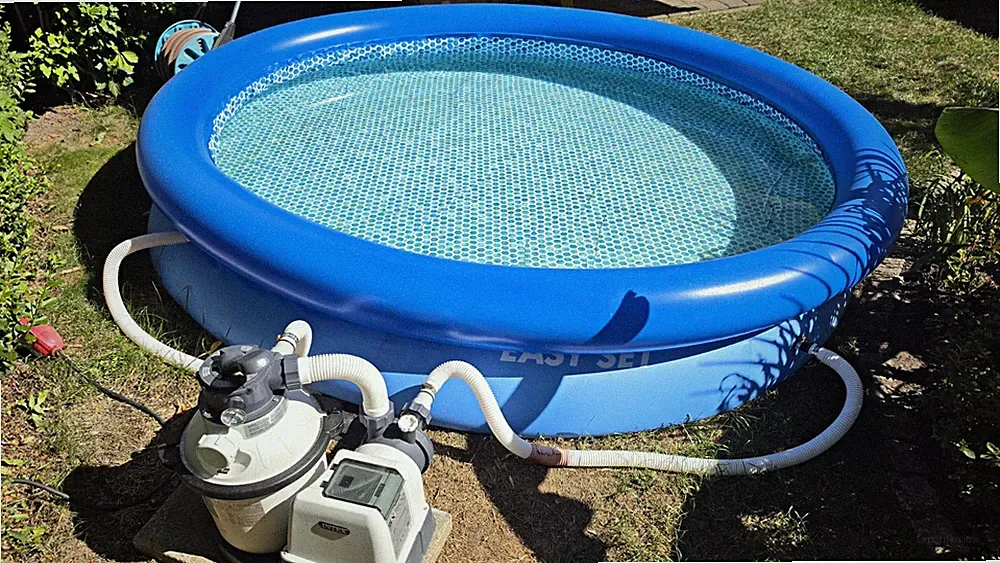Pool rund 250x61 cm mit Intex Sandfilterpumpe SX 1500 mit Kecher